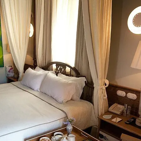 Hotel Alavya