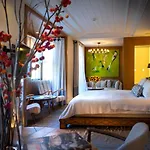 Alavya Hotel