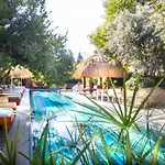 Hotel Alavya 2*