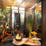 Alavya Hotel 2*